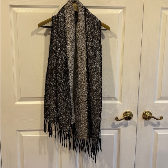 Vintage Donegal Design soft Mohair & Silk scarf/wrap/throw. Made in Ireland. - Picture 2 of 6